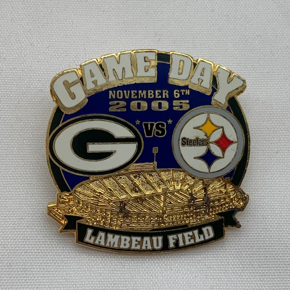 NFL Green Bay Packers vs. Pittsburgh Steelers Game Day Lambeau 2005 Lapel Pin